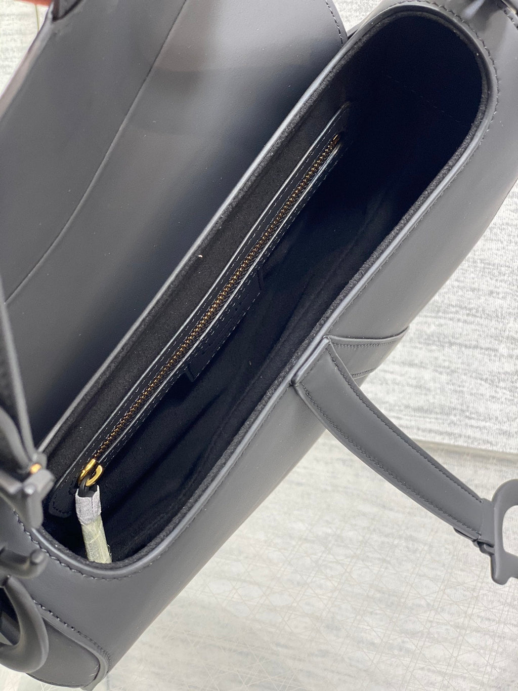 SADDLE BAG 24 IN BLACK CALFSKIN BLACK HARDWARE