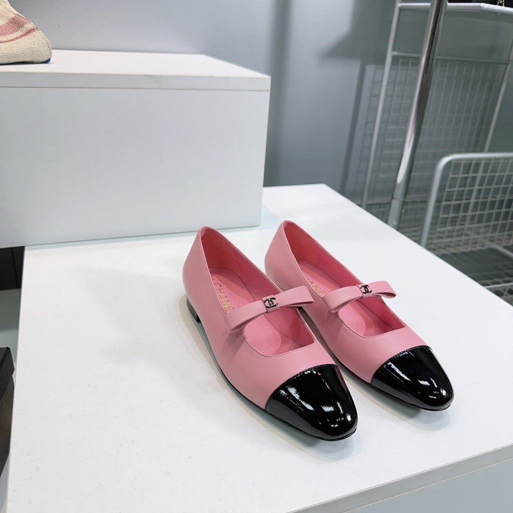 CHANEL FLAT MARY JANE SHOES 25S IN PINK LAMBSKIN MIX BLACK GLOSSY WITH BOW