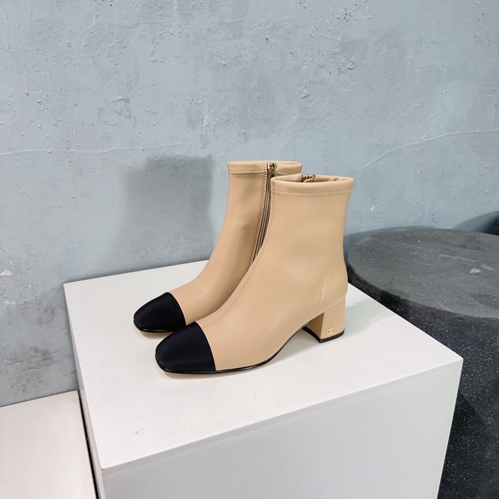 CHANEL ANKLE BOOTS 25S 45 MM IN BEIGE AND BLACK LAMBSKIN WITH ZIPPER