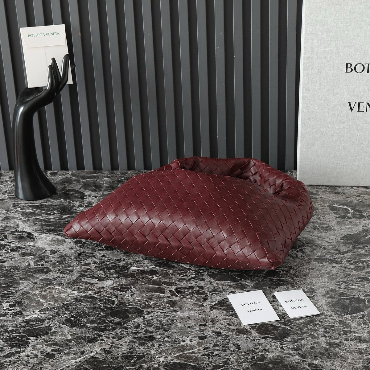 LARGE HOP 54 IN BURGUNDY LAMBSKIN