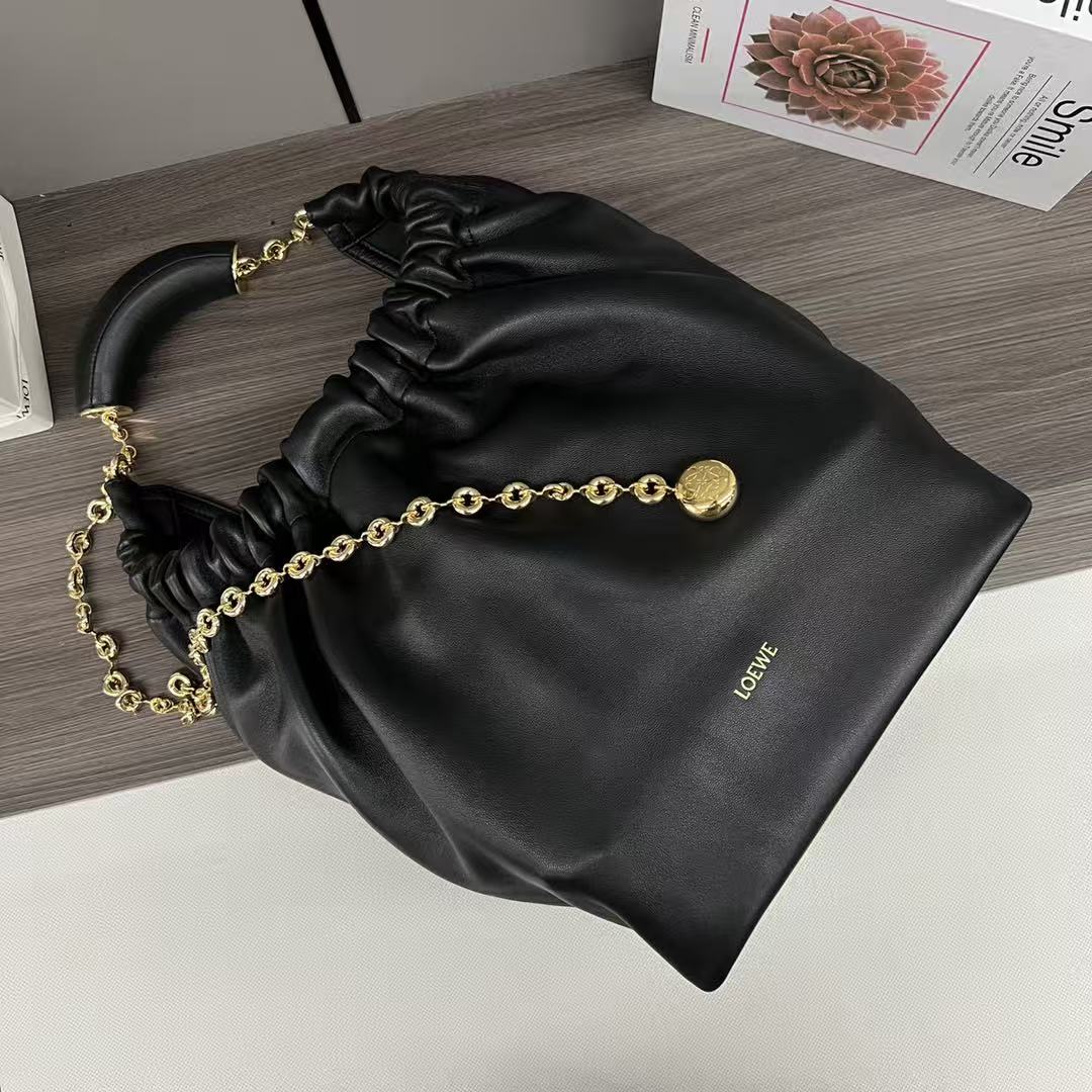LOEWE SQUEEZE BAG 34 IN BLACK LAMBSKIN