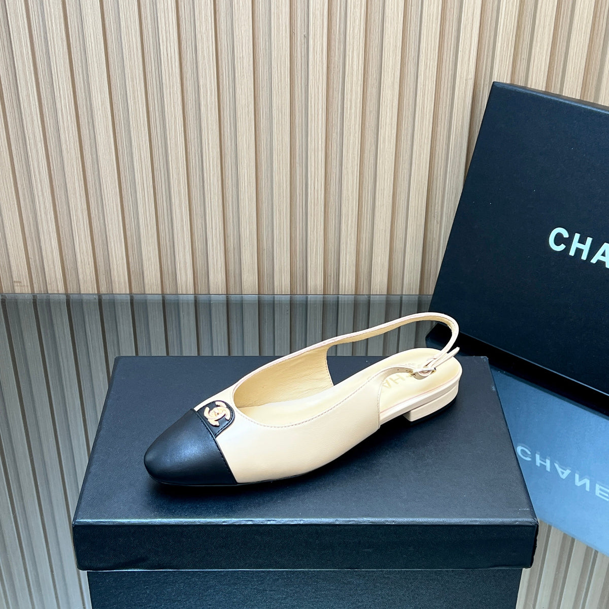 CHANEL 25S SLINGBACK FLATS IN BEIGE CALFSKIN GOLD HARDWRE