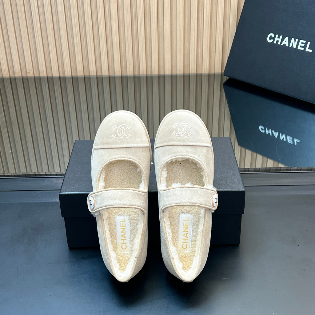 CHANEL 25S FURRY MARY JANE SHOES IN IVORY SUEDE