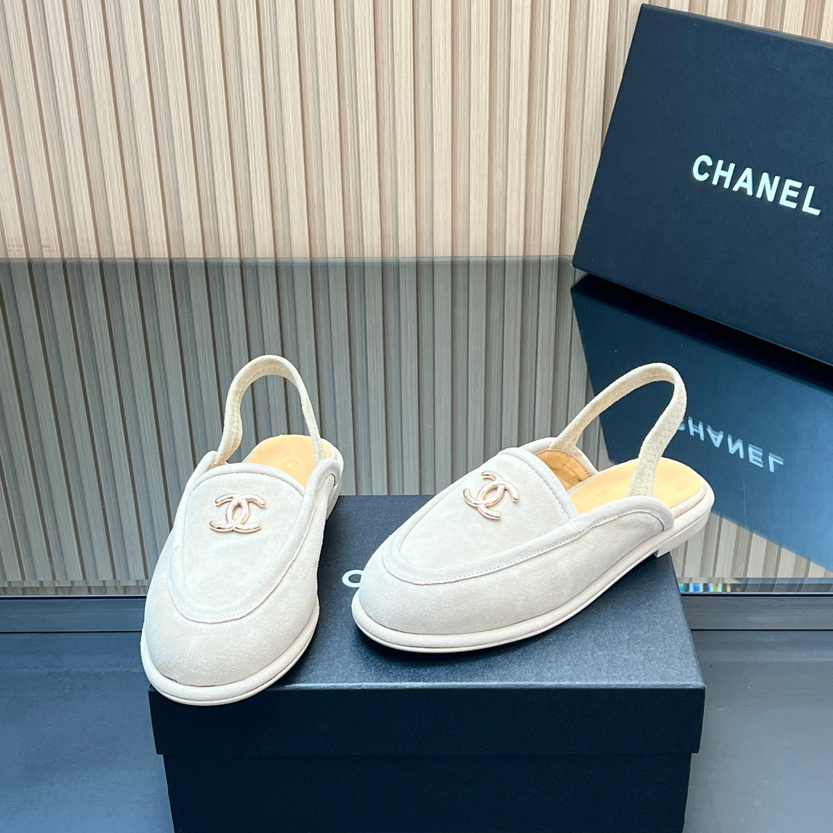CHANEL 25S BACK STRAP MULE 15MM IN IVORY SUEDE GOLD HARDWRE