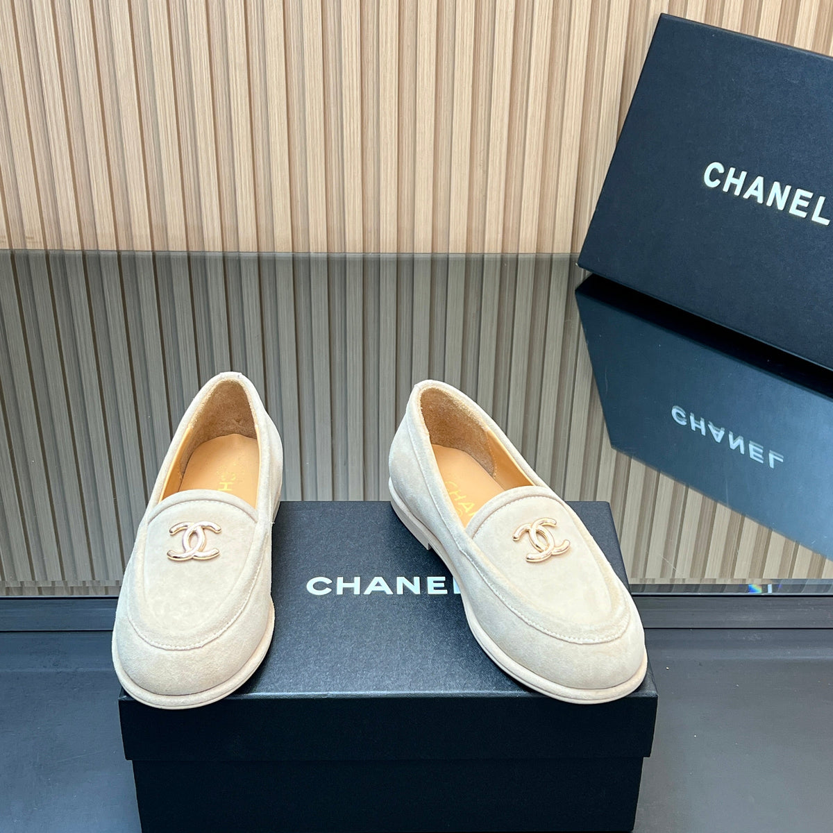 CHANEL 25S TEDDY LOAFER 15MM IN LIGHT BEIGE SUEDE GOLD HARDWRE