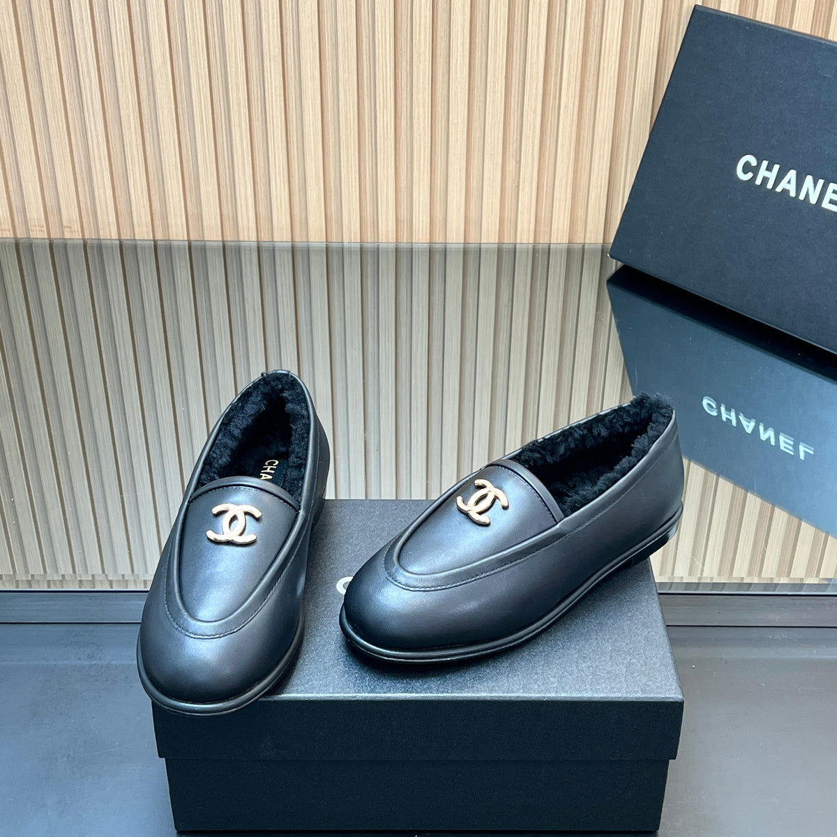 CHANEL 25S MARY JANE BALLET FLATS IN BLACK CALFSKIN AND SOLF FLEECE LINING