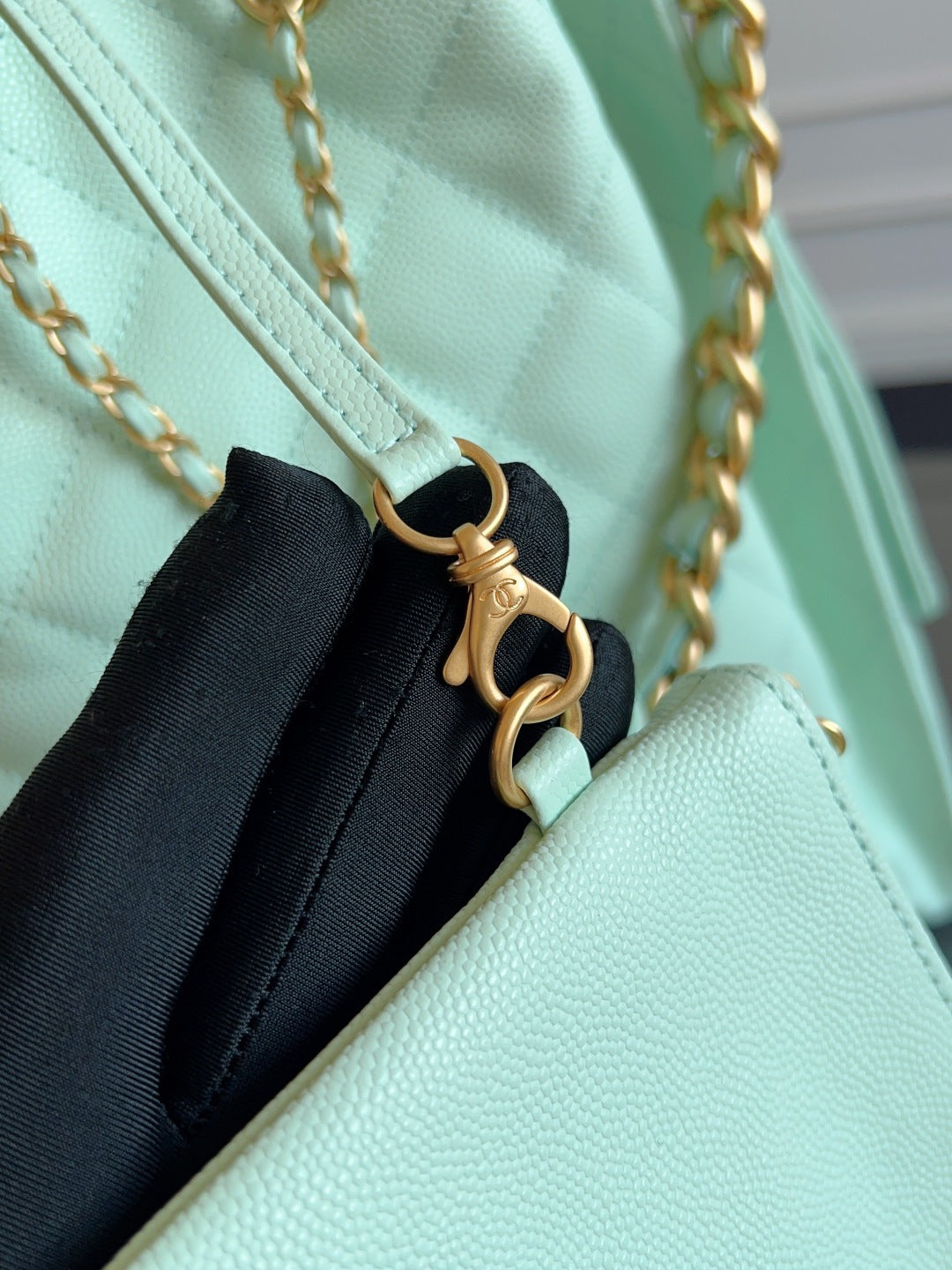 CHANEL 25S HOBO BAG 40 IN SEAFOAM GREEN CAVIAR WITH GOLD HARDWARE