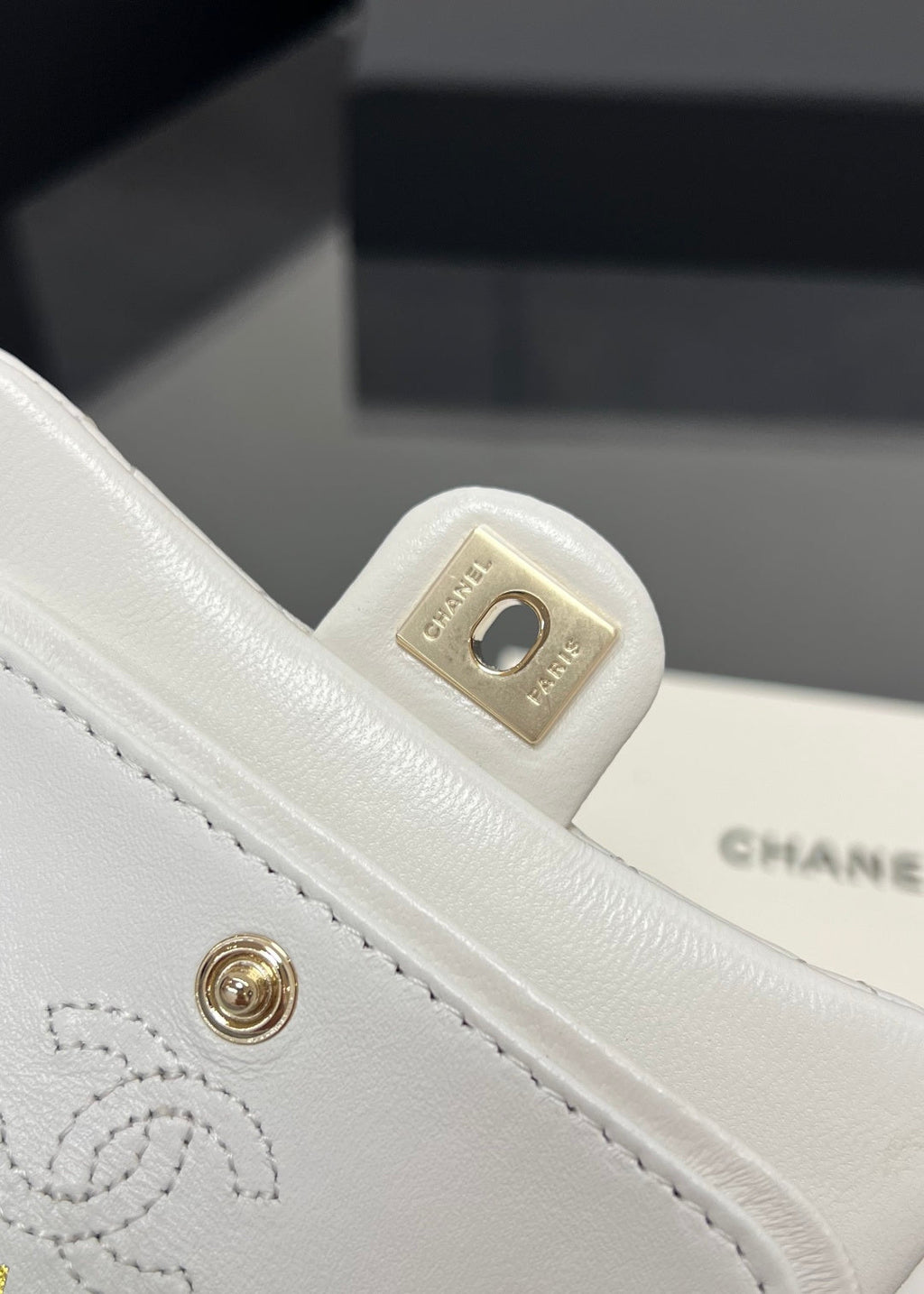 CHANEL 25S FLAP CHARM BAG 13 IN WHITE LAMBSKIN
