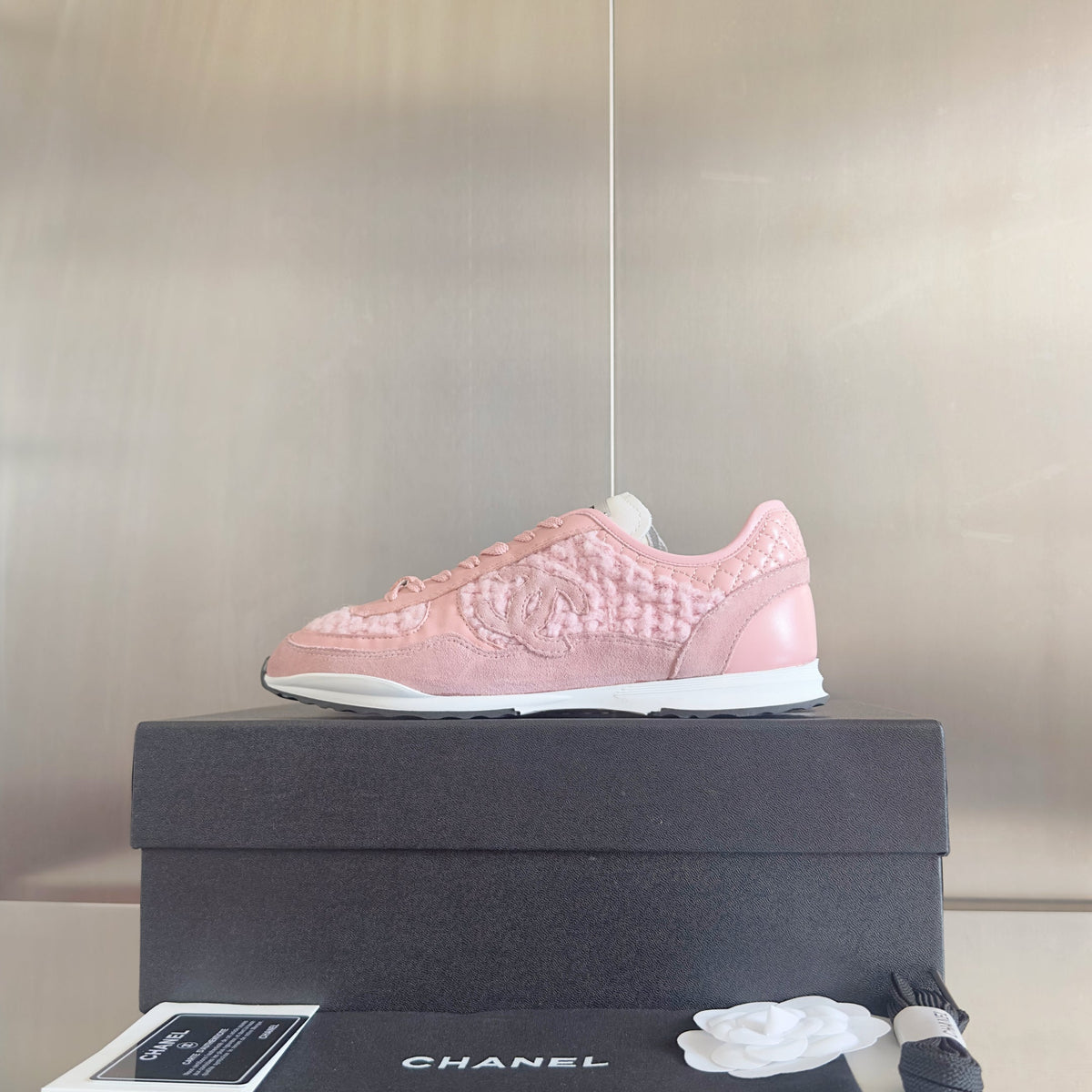 CHANEL 25S SNEAKERS 20MM IN LIGHT PINK CALFSKIN AND SUEDE