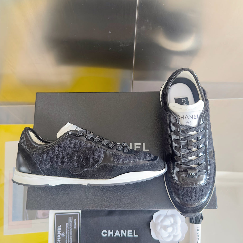 CHANEL 25S SNEAKERS 20MM IN BLACK CALFSKIN AND SUEDE