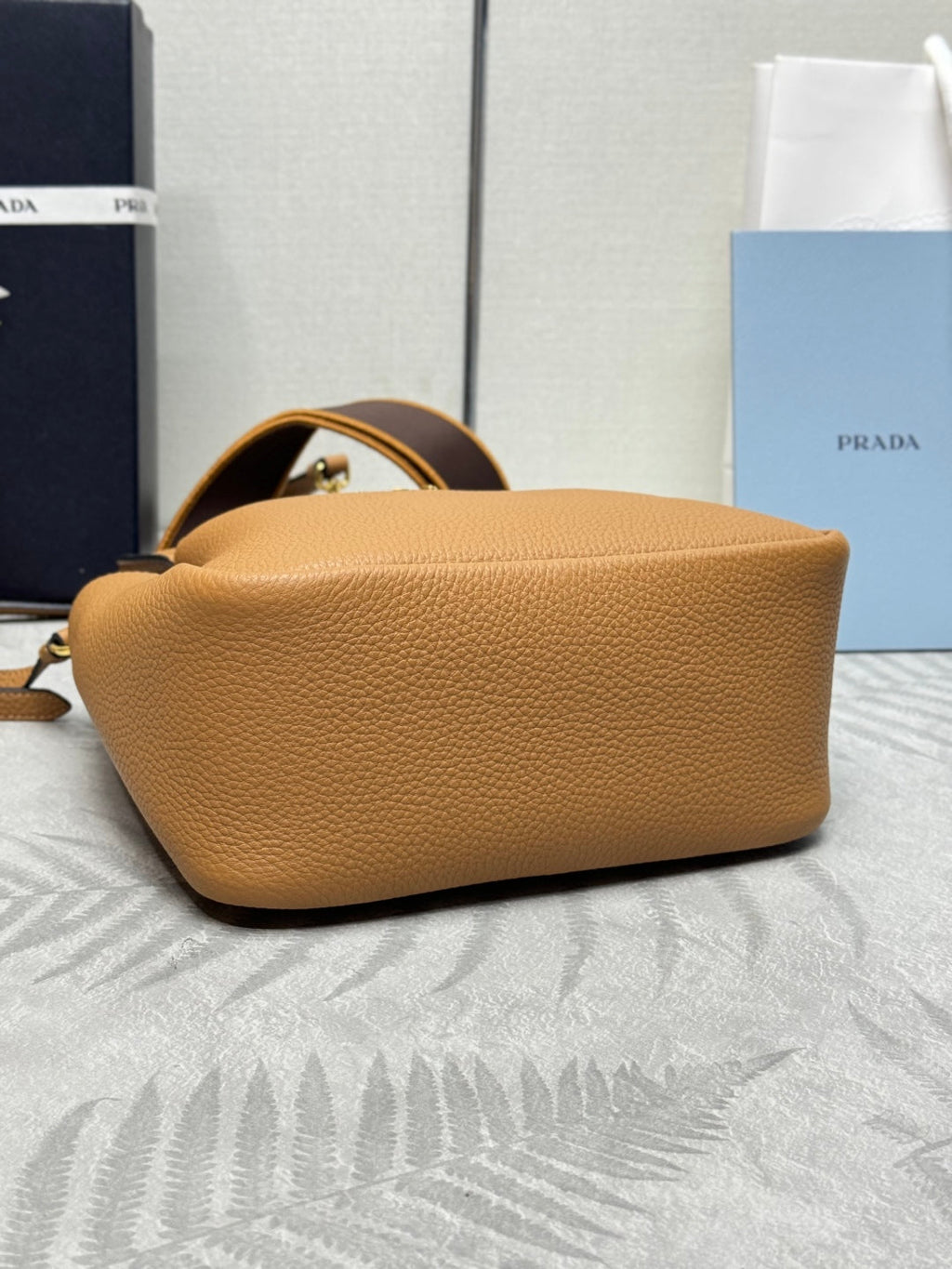 PRADA 25S SMALL BAG 23 IN CARAMEL CALFSKIN GOLD HARDWRE