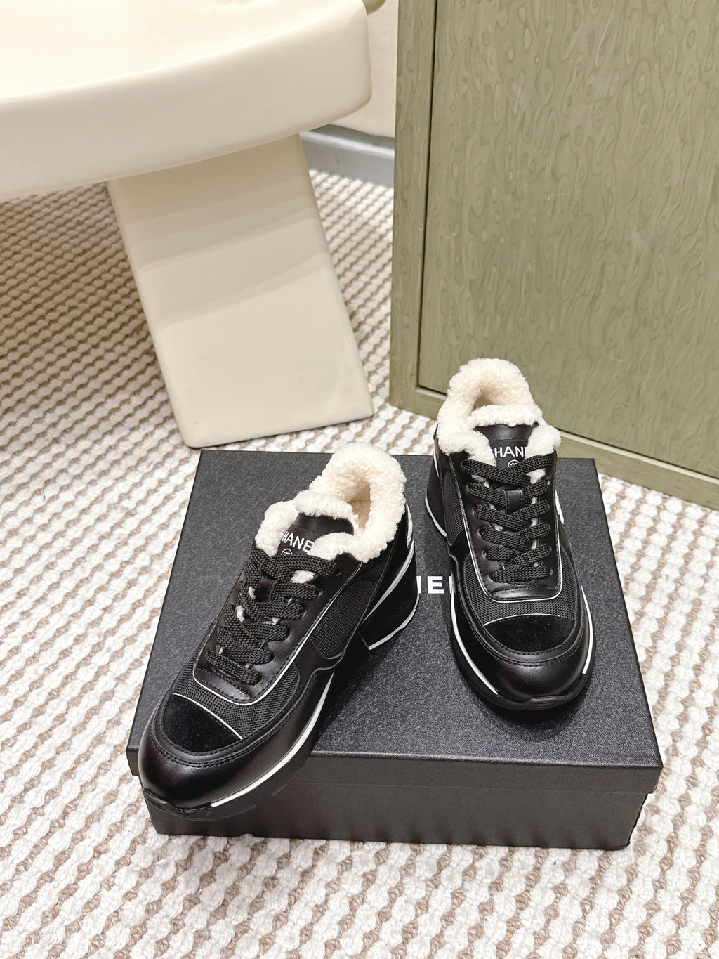 CHANEL 25S SNEAKERS IN BLACK SYNTHETIC FABRIC AND SUEDE CALFSKIN