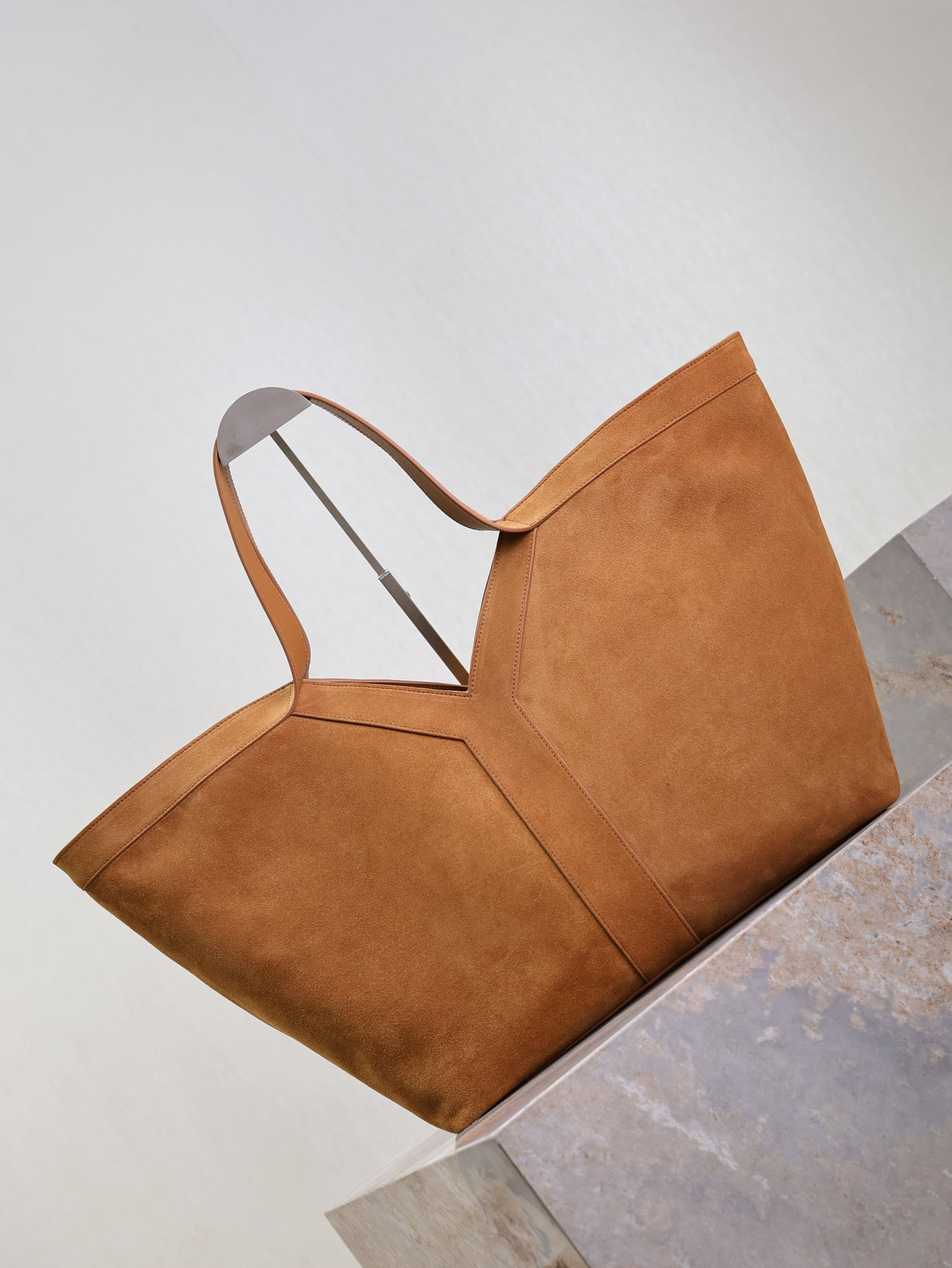 YSL 25S Y MAXI TOTE 50 IN CARAMEL SUEDE GOLD HARDWRE