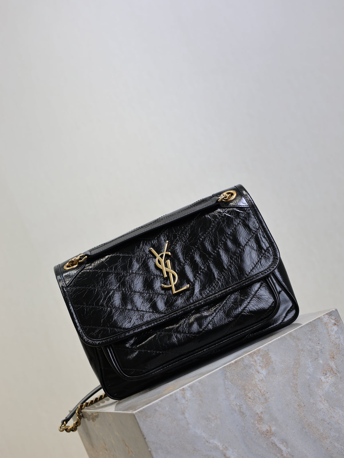 YSL 25S NIKI MM BAG 28 IN BLACK GLOSSY CALFSKIN GOLD HARDWRE