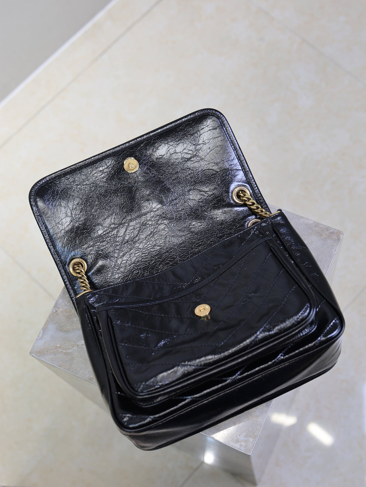 YSL 25S NIKI MM BAG 28 IN BLACK GLOSSY CALFSKIN GOLD HARDWRE