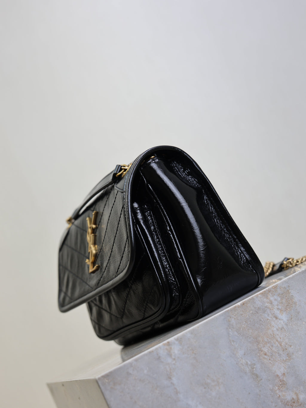 YSL 25S NIKI BAG 22 IN BLACK GLOSSY CALFSKIN GOLD HARDWRE