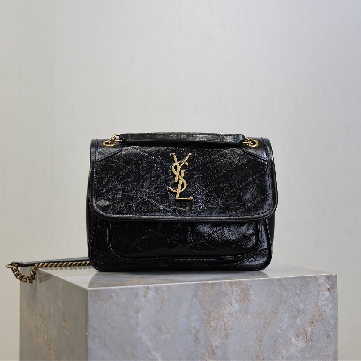YSL 25S NIKI BAG 22 IN BLACK GLOSSY CALFSKIN GOLD HARDWARE