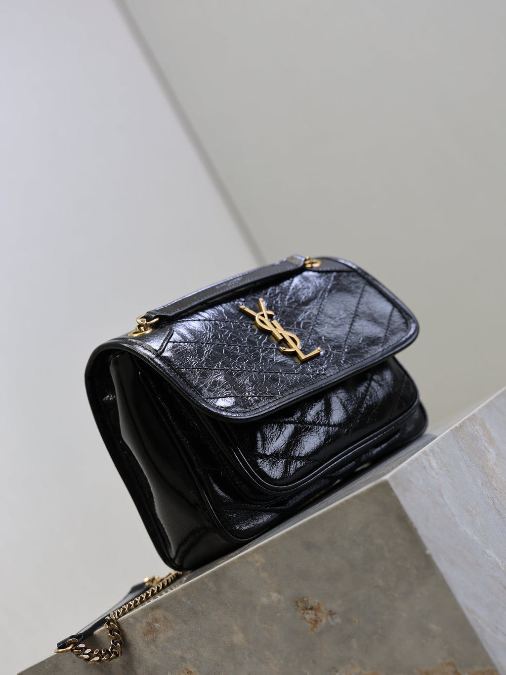 YSL 25S NIKI BAG 22 IN BLACK GLOSSY CALFSKIN GOLD HARDWRE