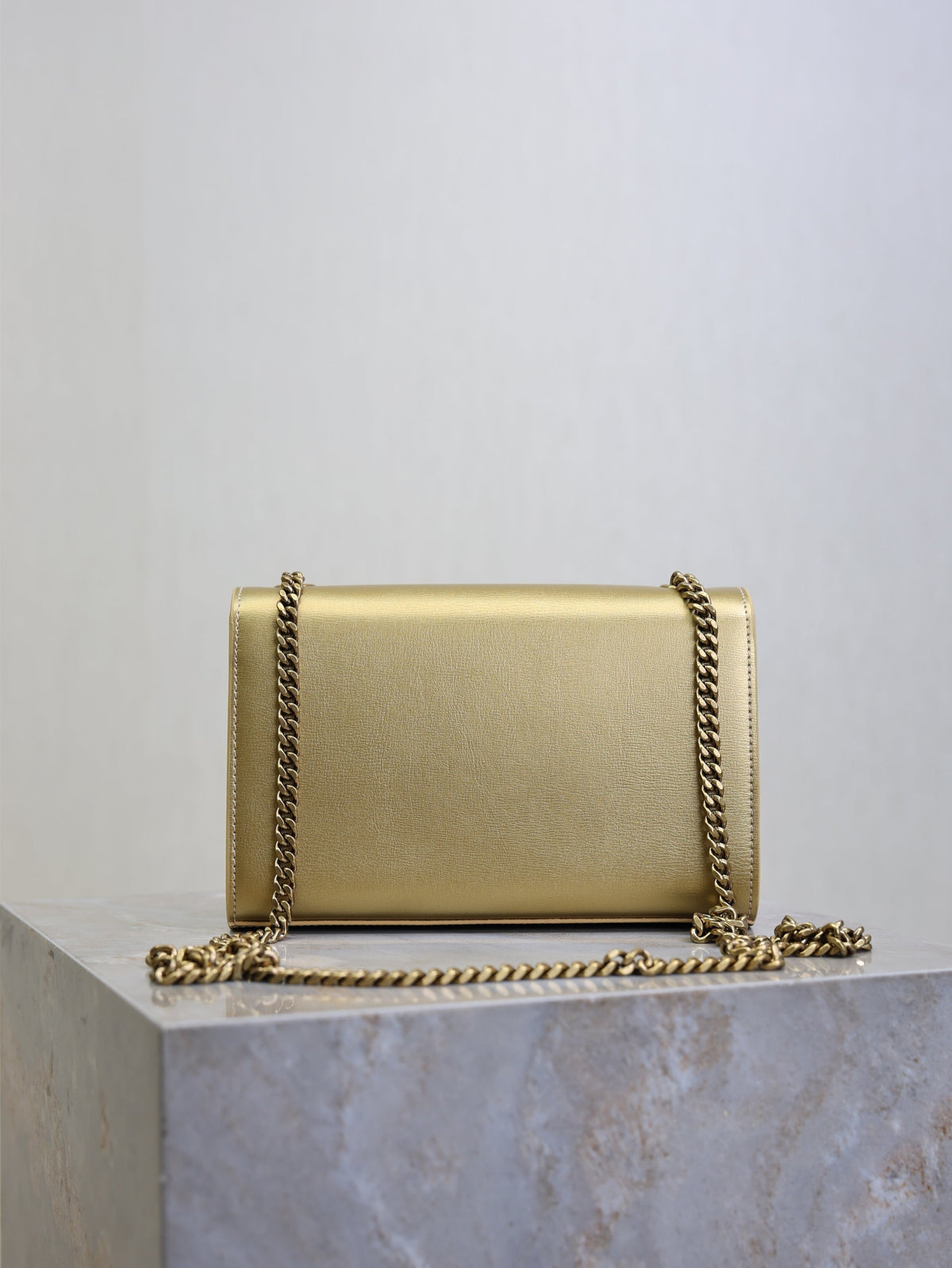 YSL 25S KATE TASSEL 20 IN GOLD METALLIC CALFSKIN GOLD HARDWARE