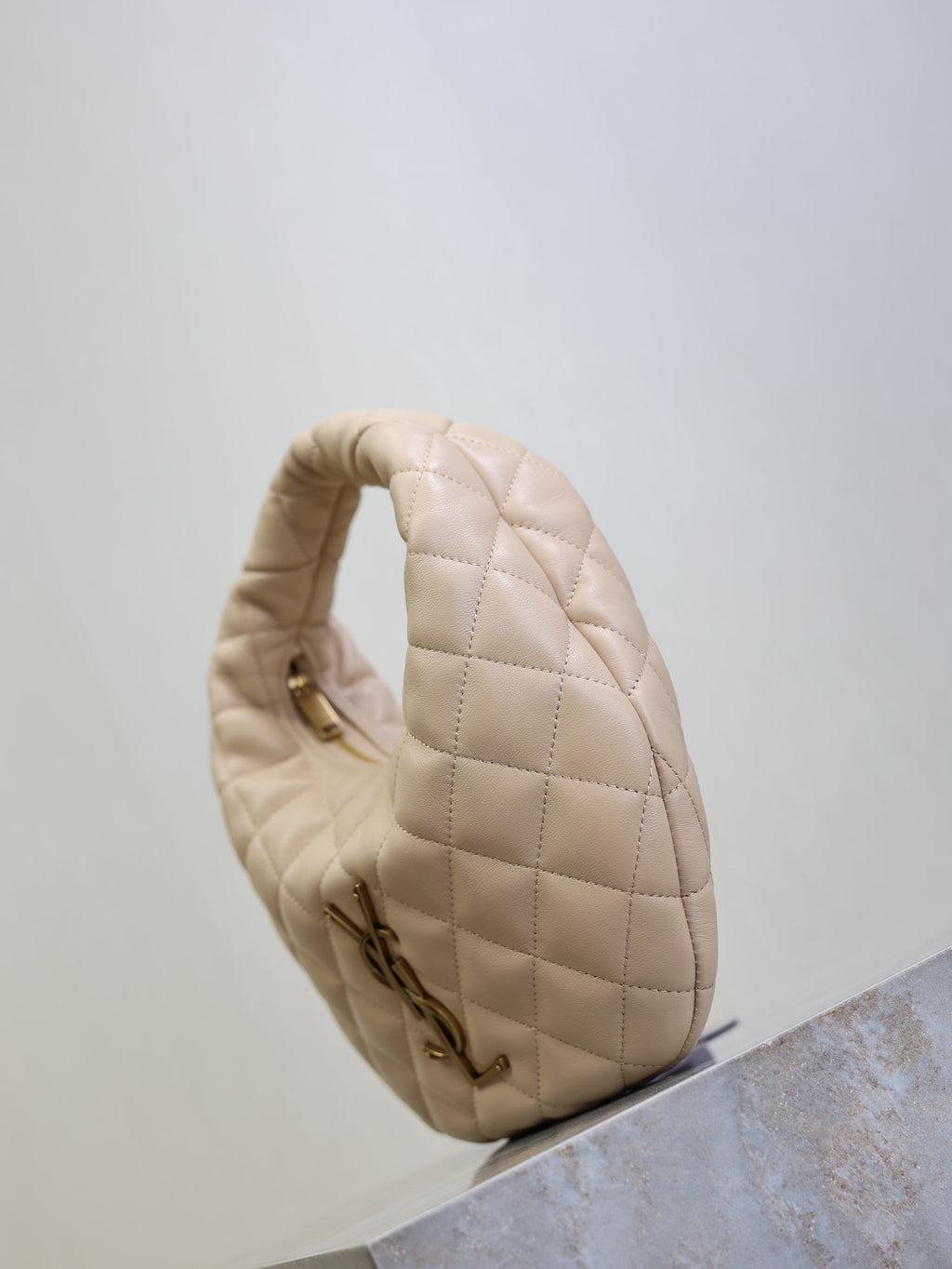 YSL 25S ICARINO 17 IN BEIGE QUILTED CALFSKIN GOLD HARDWARE