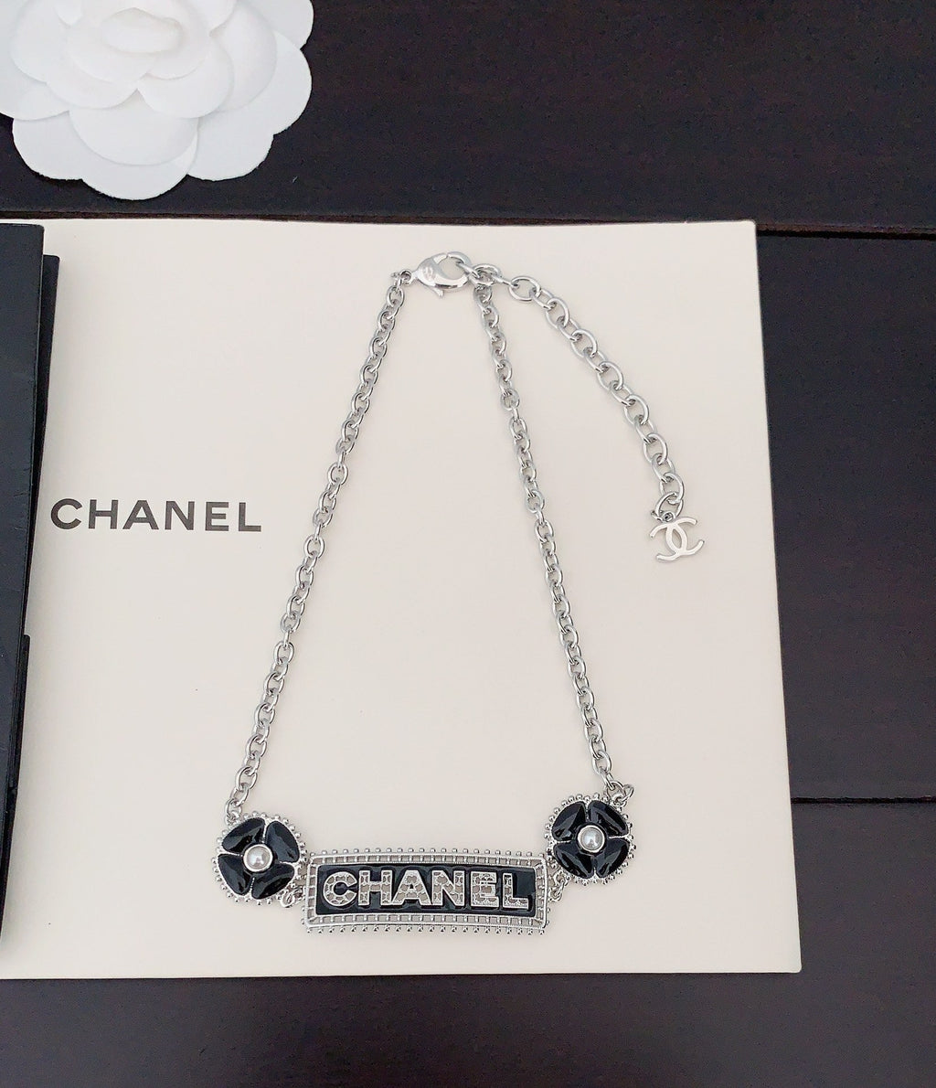 18K  Chanel Resin Diamonds Necklace