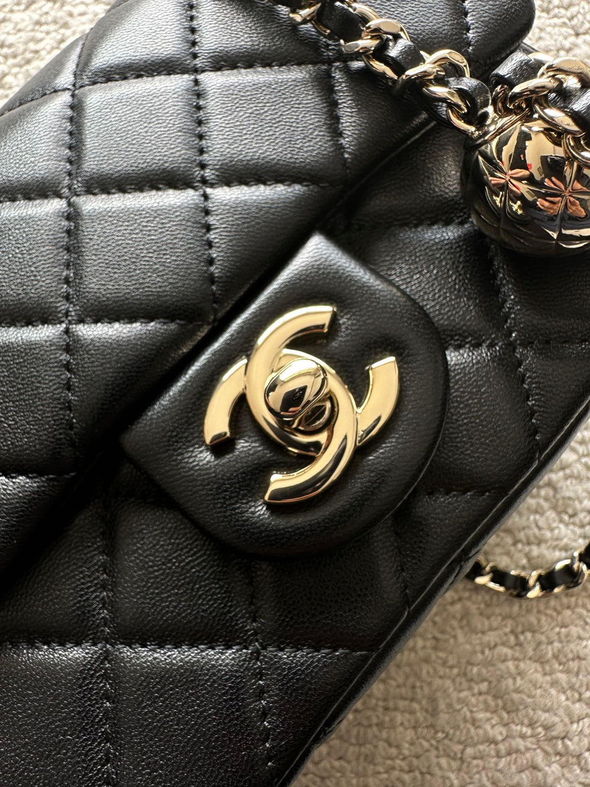 CHANEL 25S CLASSIC FLAP BAG MINI 18 IN BLACK LAMBSKIN WITH GOLD HARDWARE