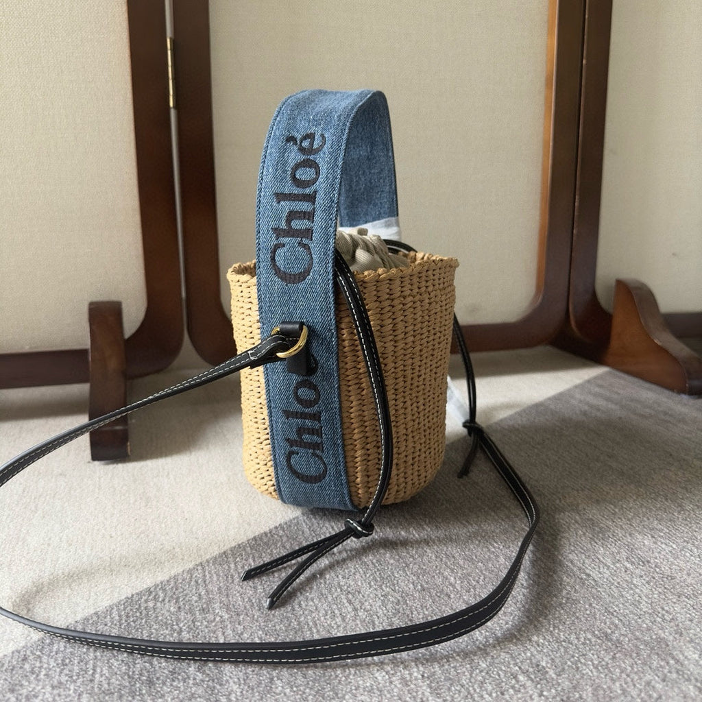 SMALL WOODY BASKET 17 IN NATURAL FIBERS BLUE DENIM BLACK CALFSKIN