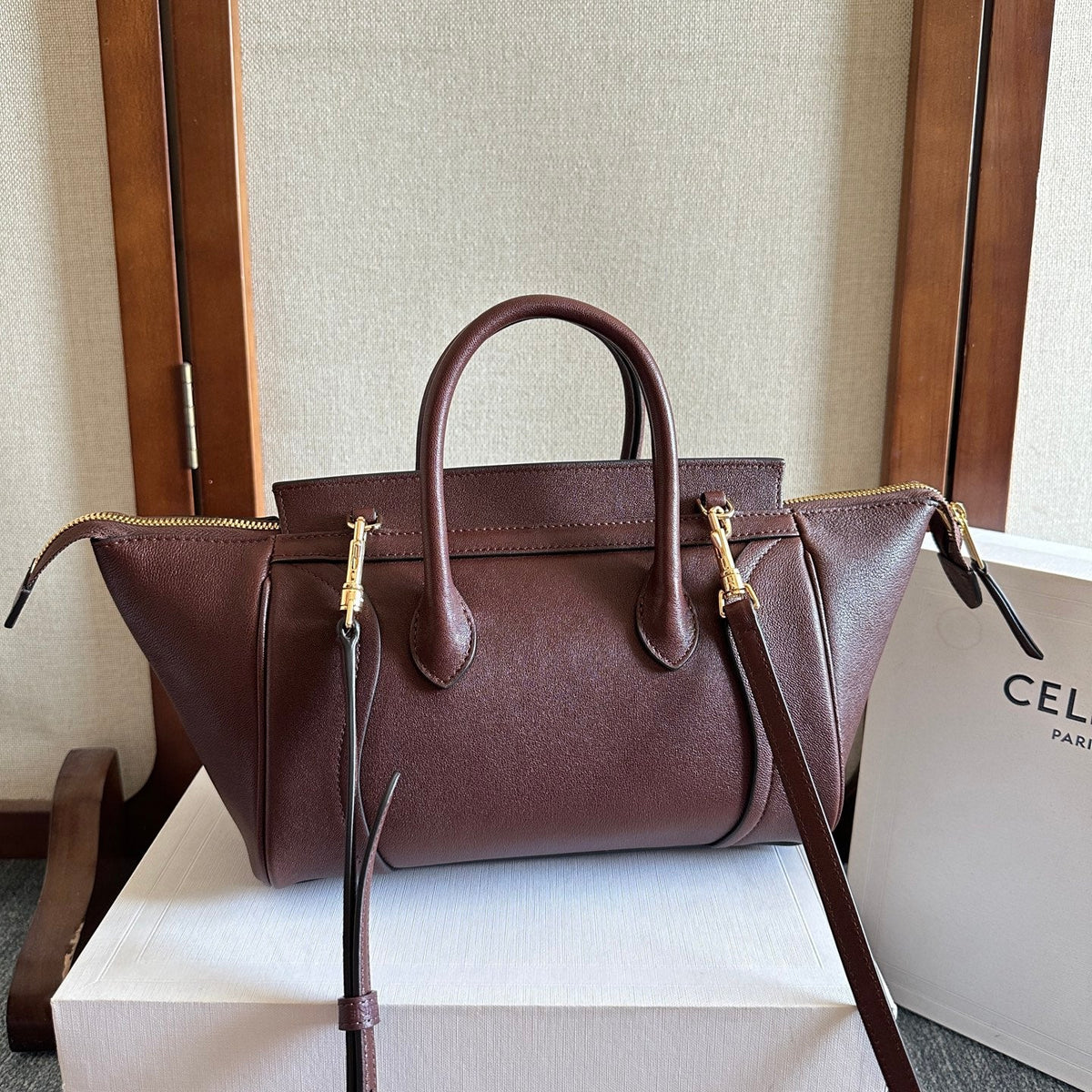 CELINE 25S NEW LUGGAGE 36MM IN DARK BROWN CALFSKIN GOLD HARDWARE