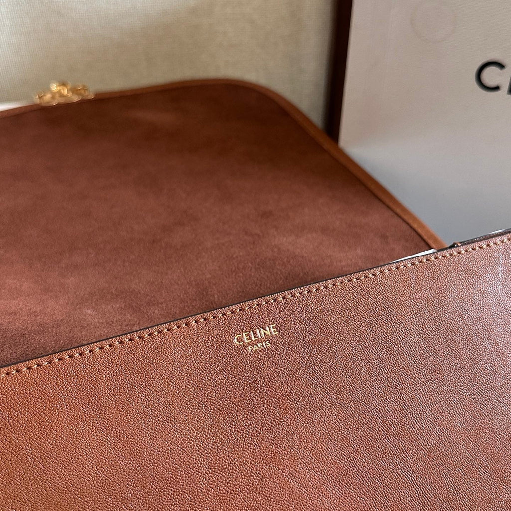 CELINE 25S BESACE SOFT TRIOMPHE 32MM IN BROWN SUPPLE SHINY LAMBSKIN