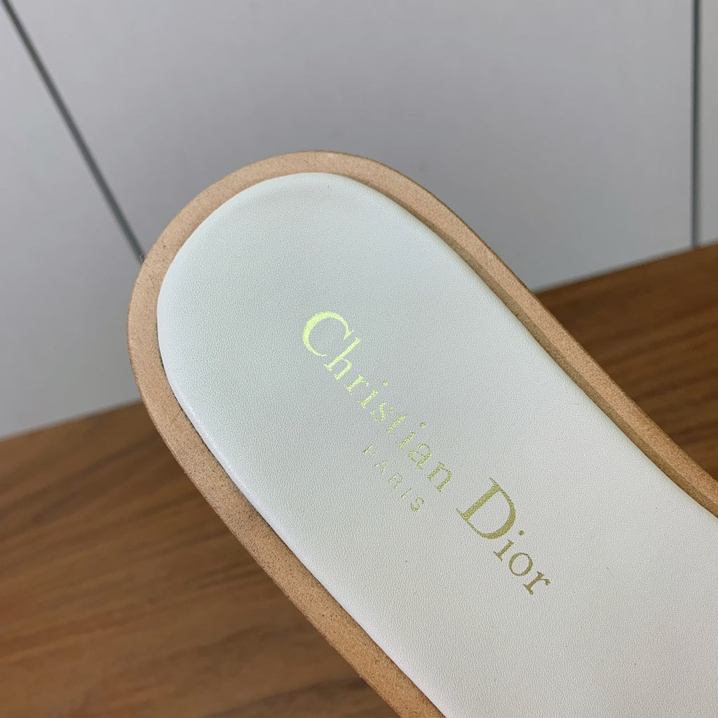 DIOR 25S DWAY WEDGE SLIDE 90 MM IN CREAM WHITE CALFSKIN