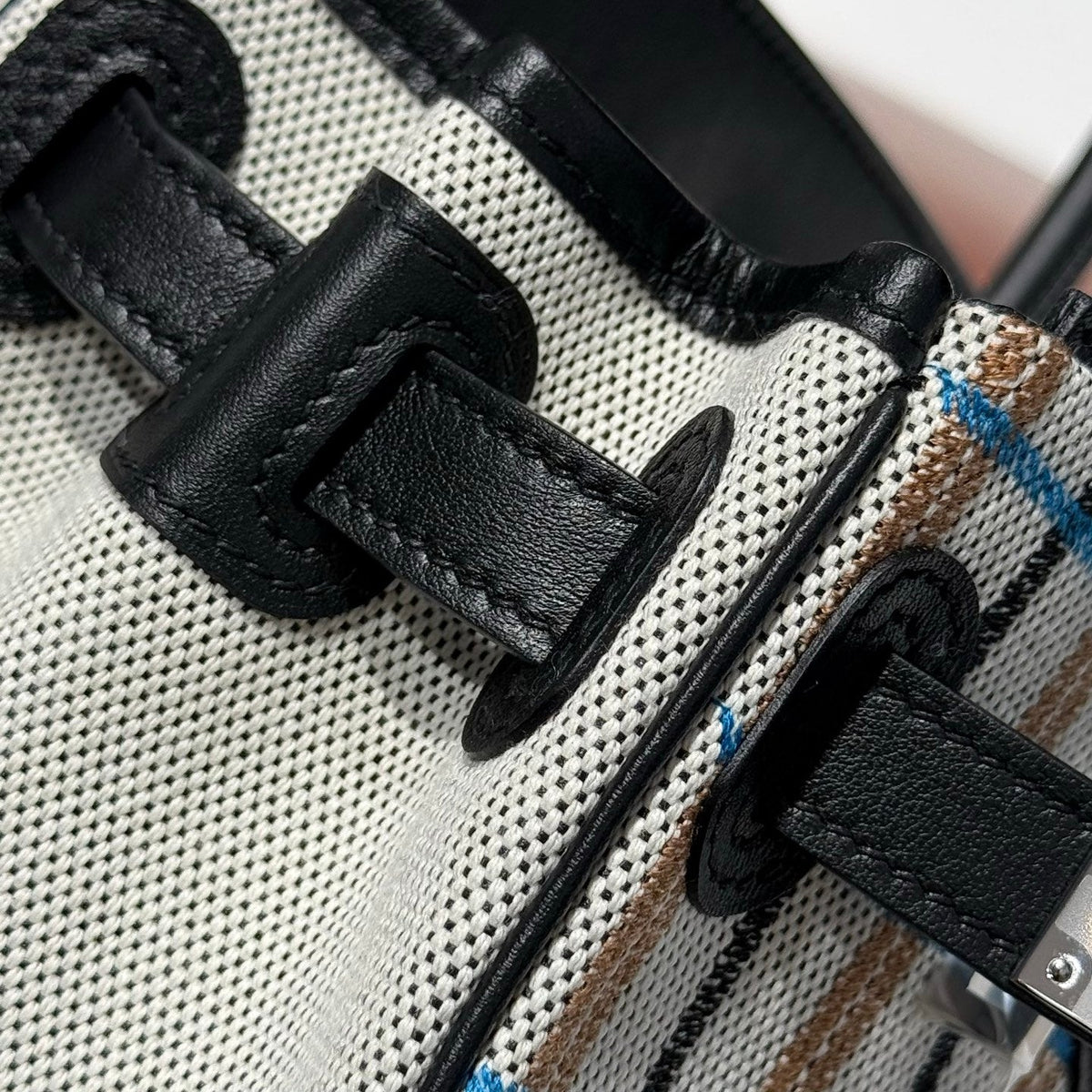 HERMES BIRKIN SHOULDER 29 IN BLACK CALFSKIN ÉCRU/NOIR/FAUVE/NOIR/BLEU ZANZIBAR EMBROIDERY PLAID CANVAS