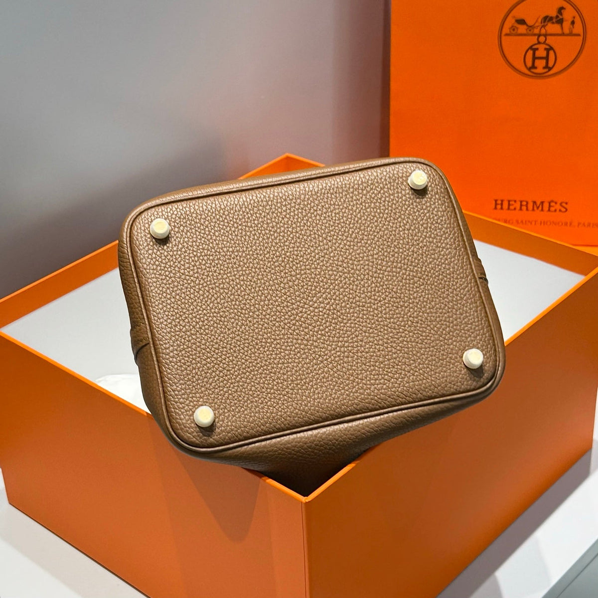HERMES 25S PICOTIN LOCK 22 IN BURNT CARAMEL CALFSKIN GOLD HARDWARE