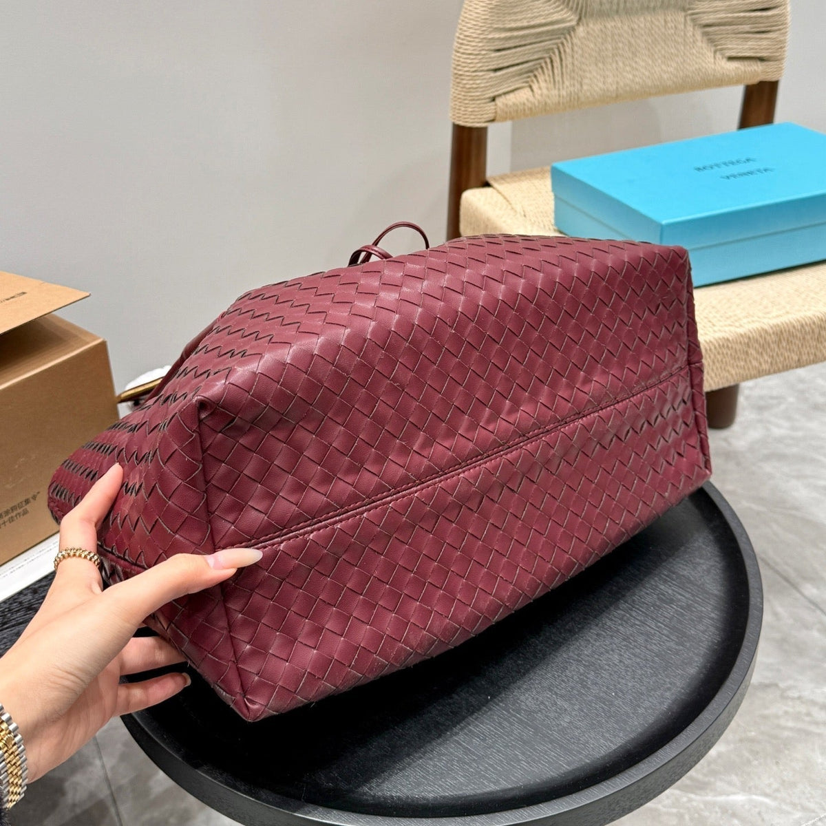 PINACOTECA TOTE BAG 38 IN BURGUNDY CALFSKIN