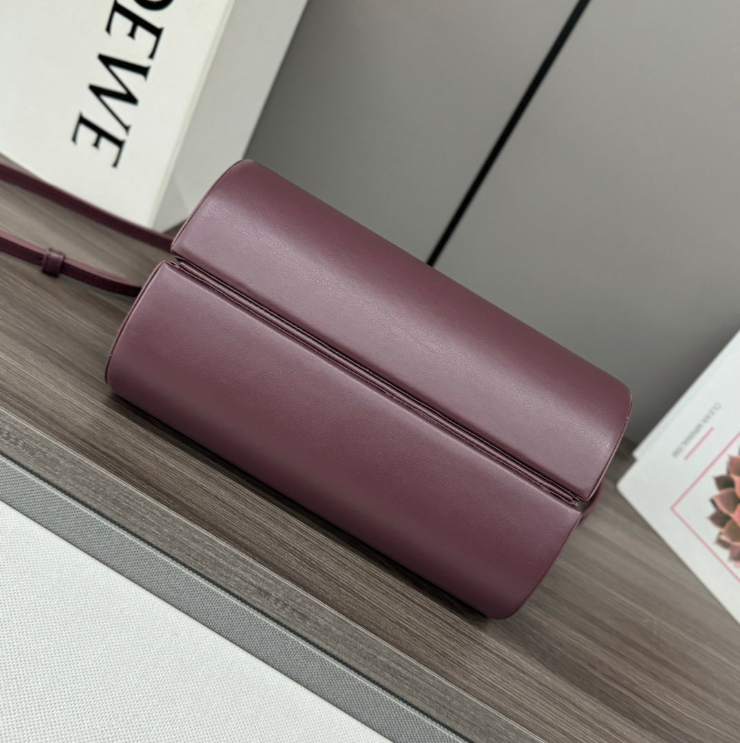 CYLINDER BAG 25 IN WINE PURPLE CALFSKIN