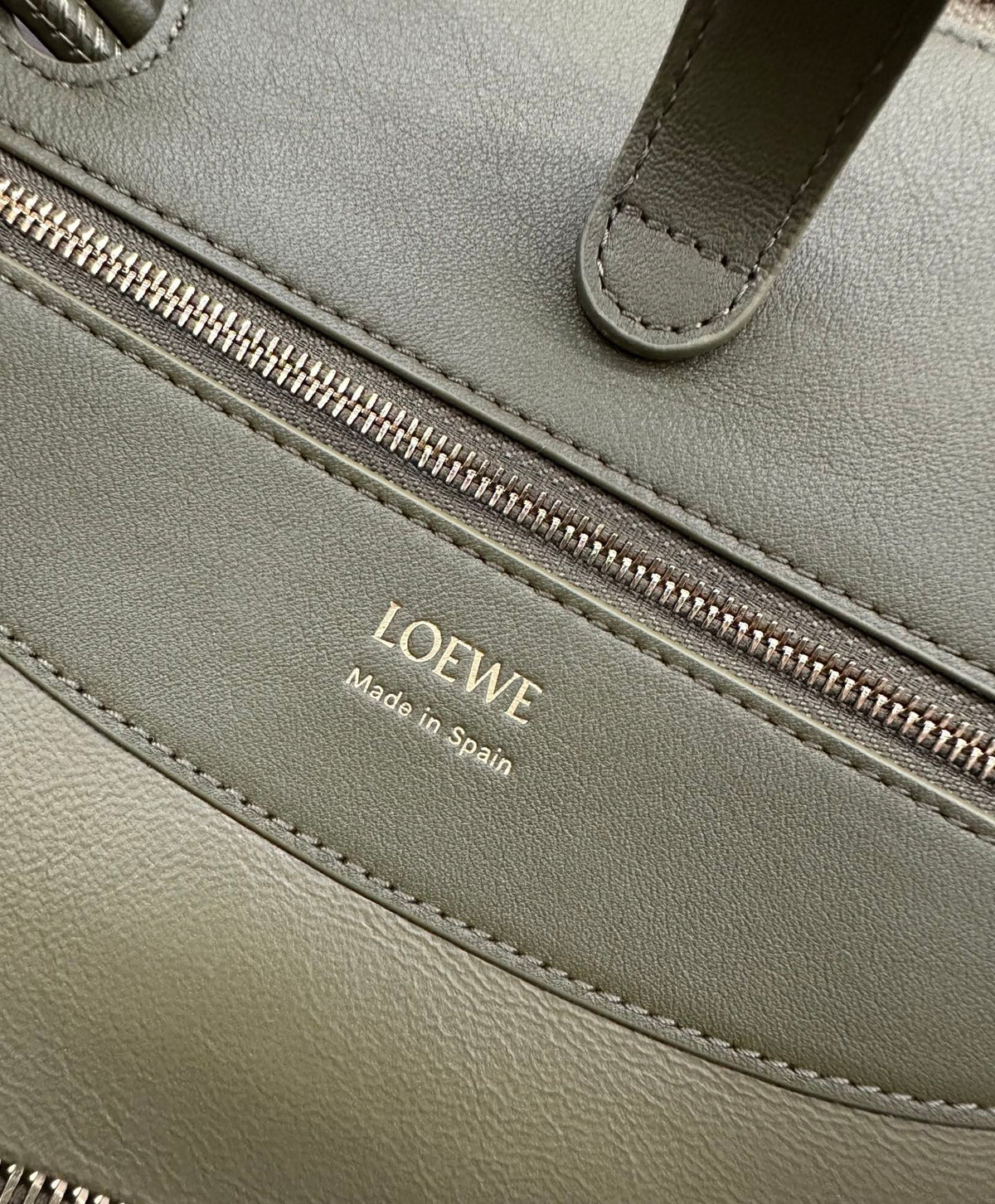 LOEWE 25S MEDIUM MADRID BAG 23 IN OLIVE GREEN CALFSKIN GOLD HARDWARE