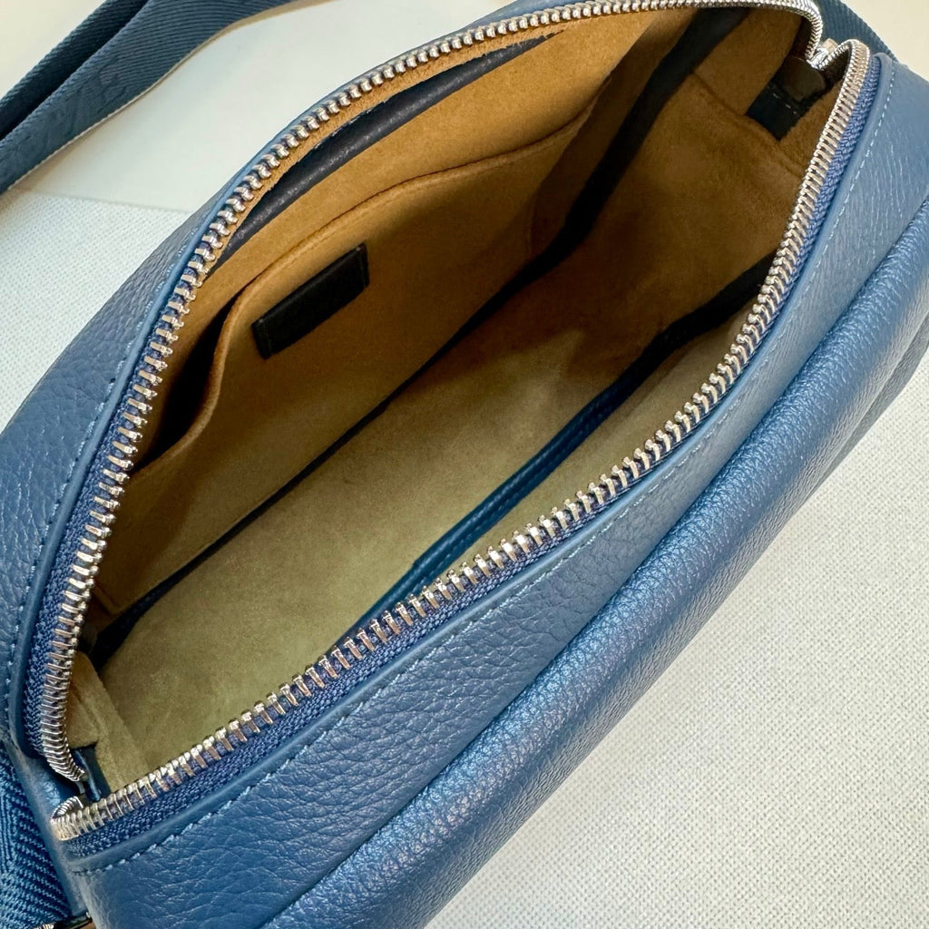 LOEWE 25S PEBBLE BAG 23 IN STEEL BLUE CALFSKIN SILVER HARDWARE