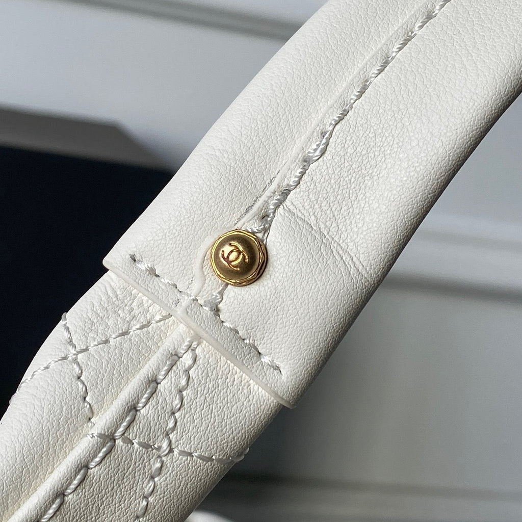 CHANEL 25S HOBO BAG 32 IN CREAM WHITE LAMBSKIN