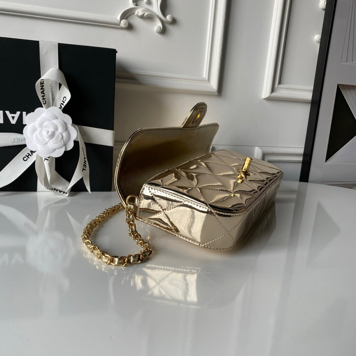 CHANEL 25S FLAP BAG 29 IN METALLIC GOLD CALFSKIN