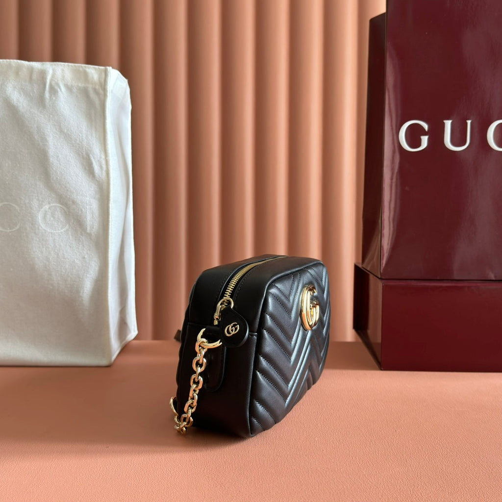 GUCCI 25S MARMONT BAG 24 IN BLACK CALFSKIN WITH GOLD HARDWARE