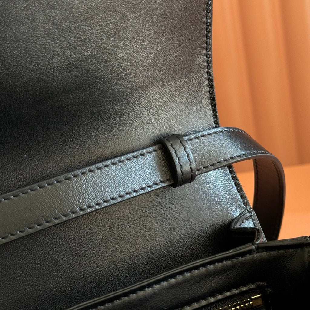 GUCCI 26S SIENA TOP HANDLE BAG 25 IN BLACK CALFSKIN