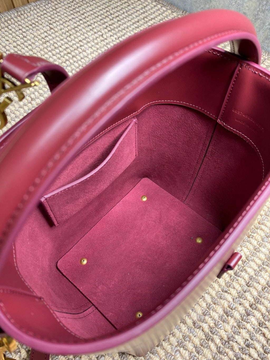 LE 37 SMALL BUCKET BAG 20 IN BURGUNDY RED CALFSKIN GOLD HARDWARE