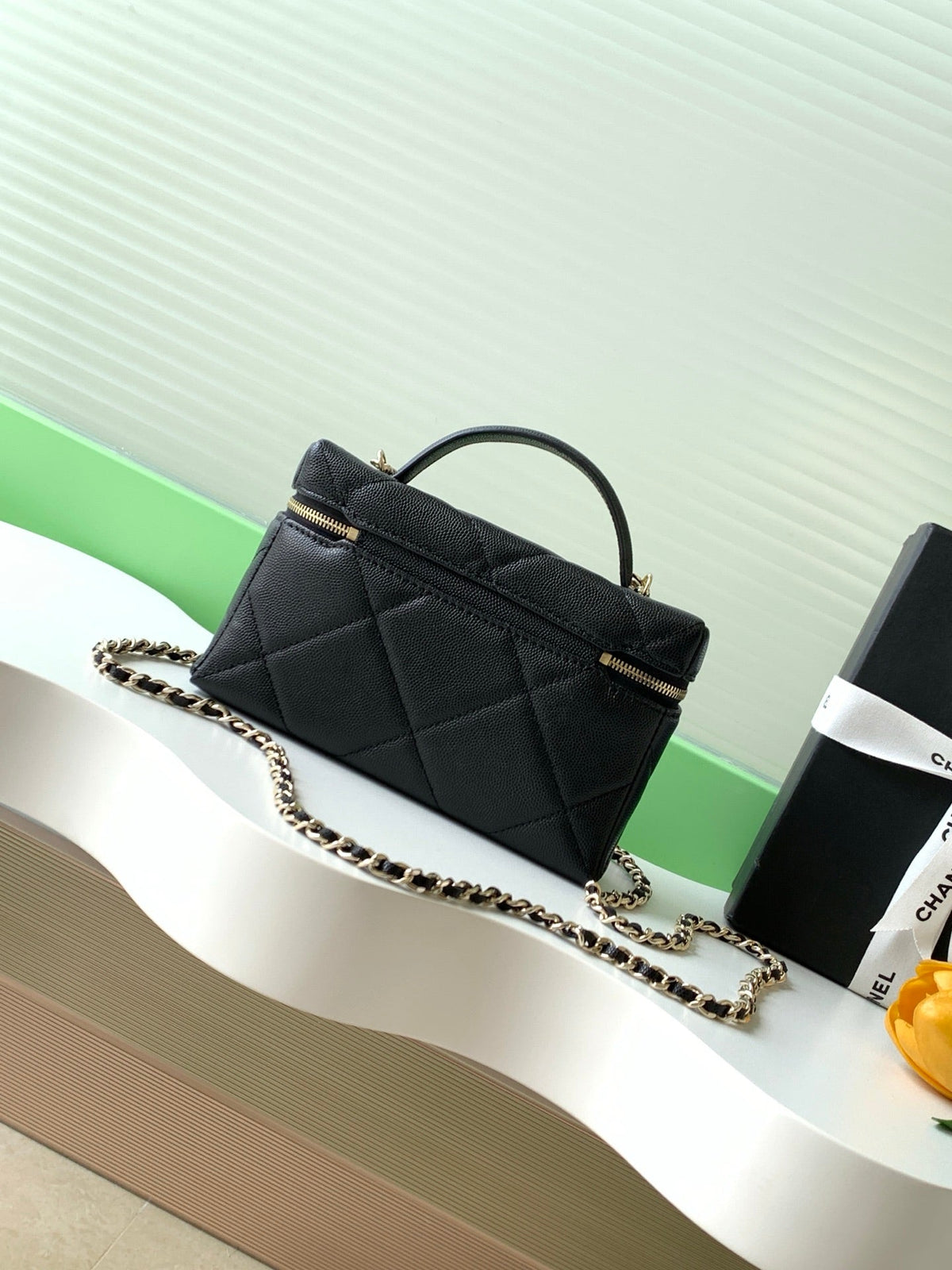 CHANEL 25S VANITY BAG 19.5 CM IN BLACK LAMBSKIN