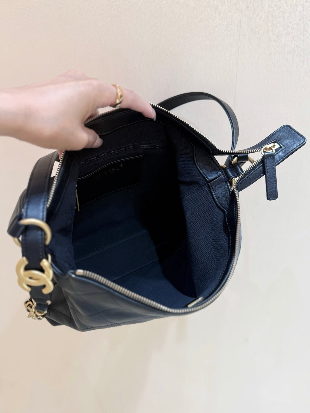CHANEL 25S MINI MAXIUM OLD HOBO BAG 31 IN BLACK CALFSKIN