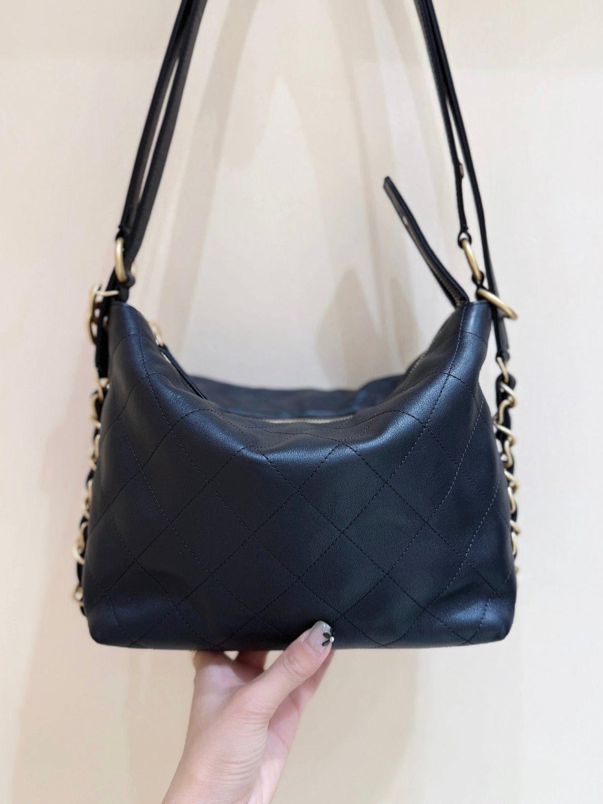CHANEL 25S MINI MAXIUM OLD HOBO BAG 31 IN BLACK CALFSKIN