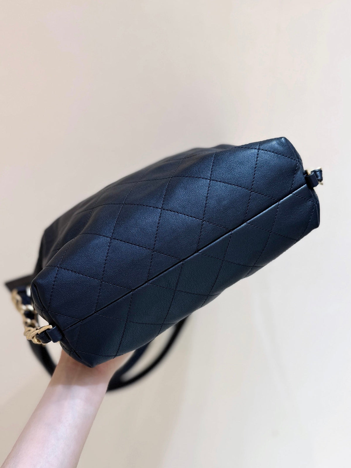 CHANEL 25S MINI MAXIUM OLD HOBO BAG 31 IN BLACK CALFSKIN