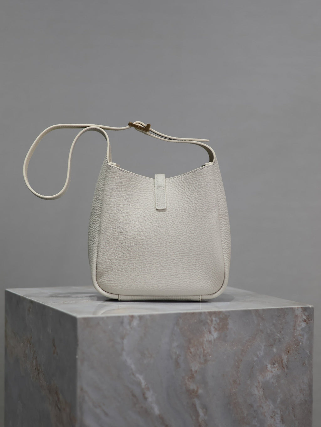 YSL 25S LE 5 À 7 BAG 16 IN BLANC VINTAGE GRAINED CALFSKIN GOLD HARDWARE