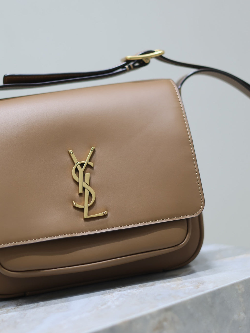 YSL 25S NIKI BABY 22 IN BROWN CALFSKIN GOLD HARDWARE