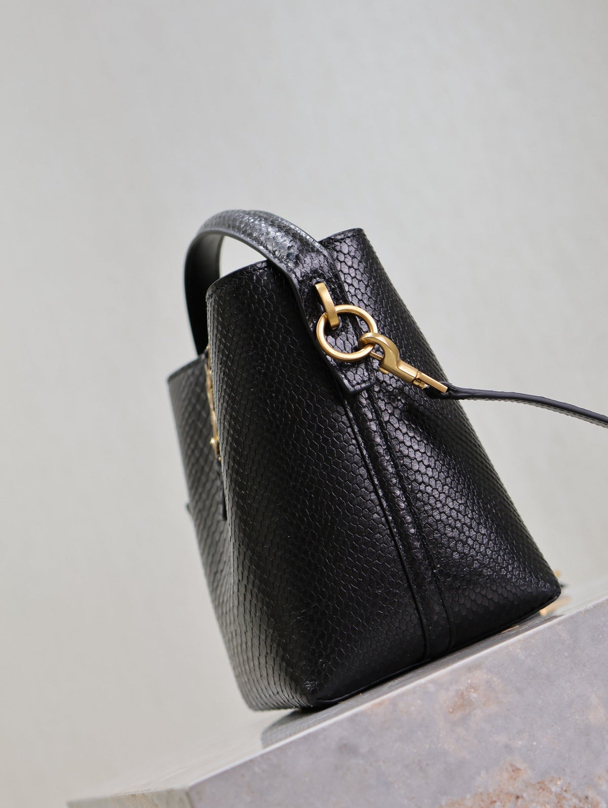 YSL 25S LE 37 20 IN BLACK SNAKE EMBOSSED CALFSKIN GOLD HARDWARE