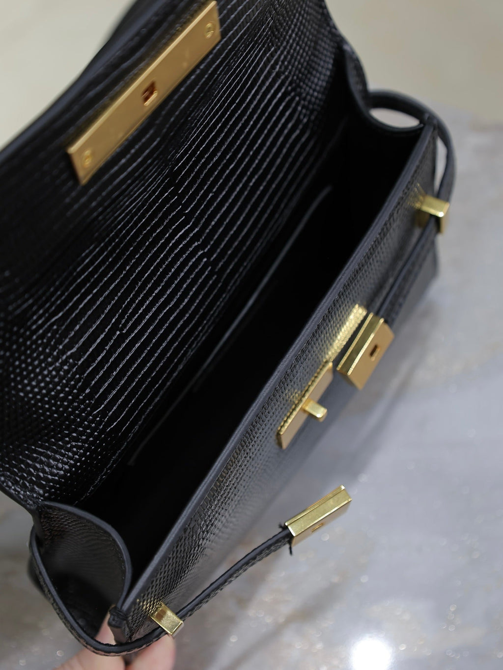 YSL 25S MINI MANHATTAN 19 IN BLACK SHINY CROCODILE CALFSKIN GOLD HARDWRE