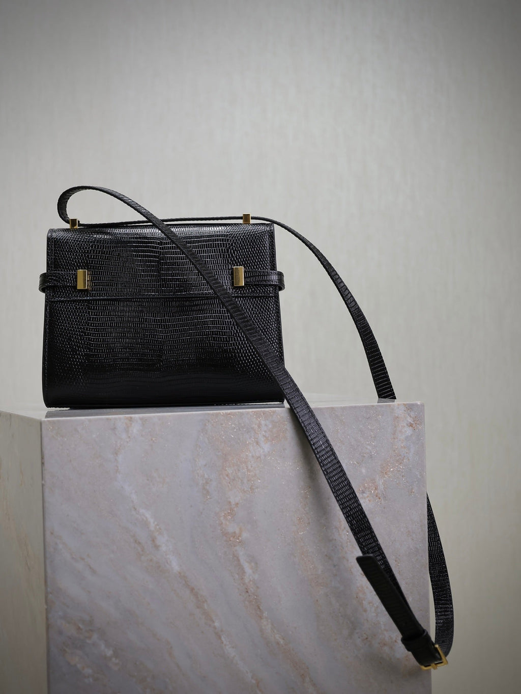 YSL 25S MINI MANHATTAN 19 IN BLACK SHINY CROCODILE CALFSKIN GOLD HARDWRE
